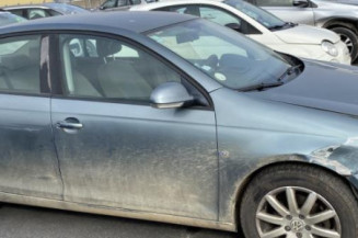 Pivot de moyeu avant droit VOLKSWAGEN JETTA 3