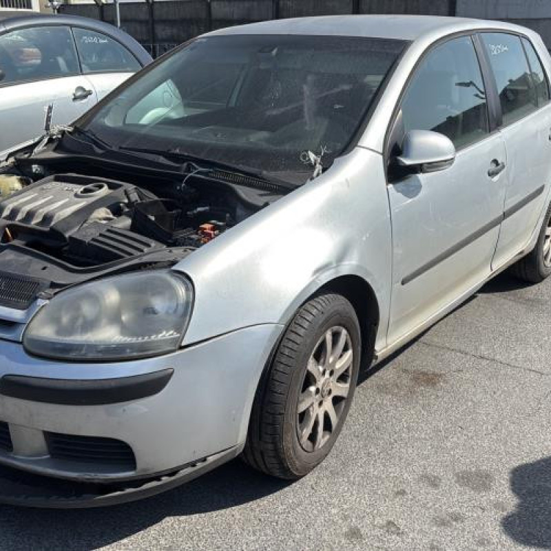 Pivot de moyeu arriere gauche VOLKSWAGEN GOLF 5 Photo n°1