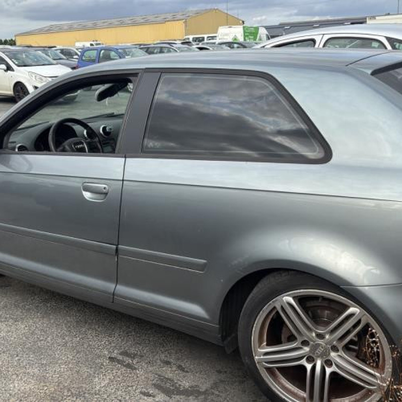 Boitier filtre a air AUDI A3 2 Photo n°6