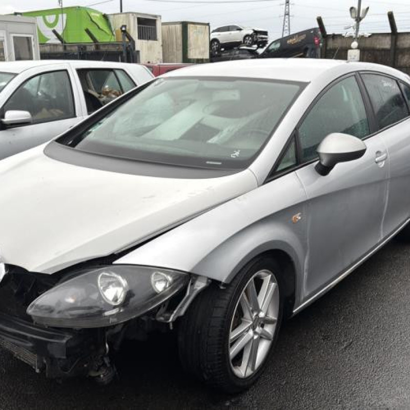 Boitier filtre a air SEAT LEON 2 Photo n°1