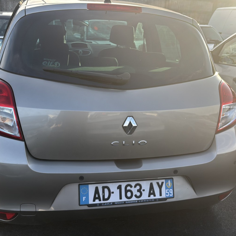 RENAULT CLIO 3 PHASE 1 1.5 DCI - 8V TURBO Photo n°5