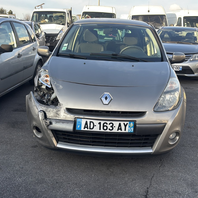 RENAULT CLIO 3 PHASE 1 1.5 DCI - 8V TURBO Photo n°8