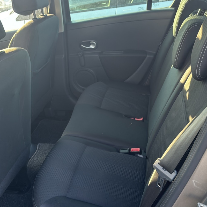 RENAULT CLIO 3 PHASE 1 1.5 DCI - 8V TURBO Photo n°12