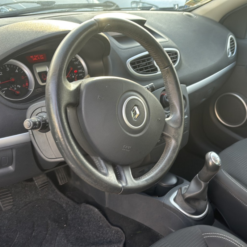 RENAULT CLIO 3 PHASE 1 1.5 DCI - 8V TURBO Photo n°13