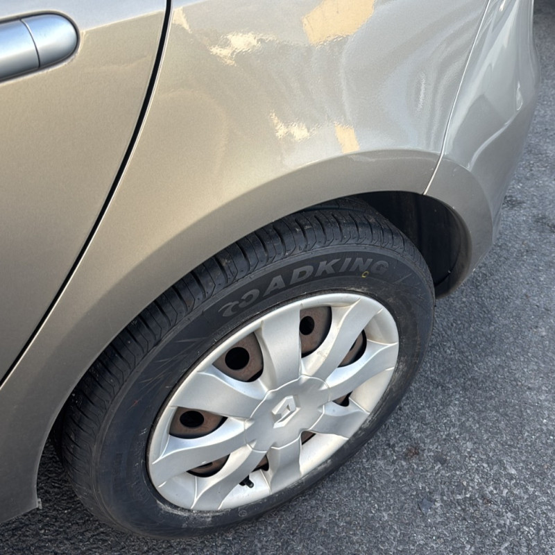 RENAULT CLIO 3 PHASE 1 1.5 DCI - 8V TURBO Photo n°21