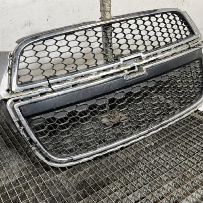 Calandre CHEVROLET CAPTIVA Photo n°2