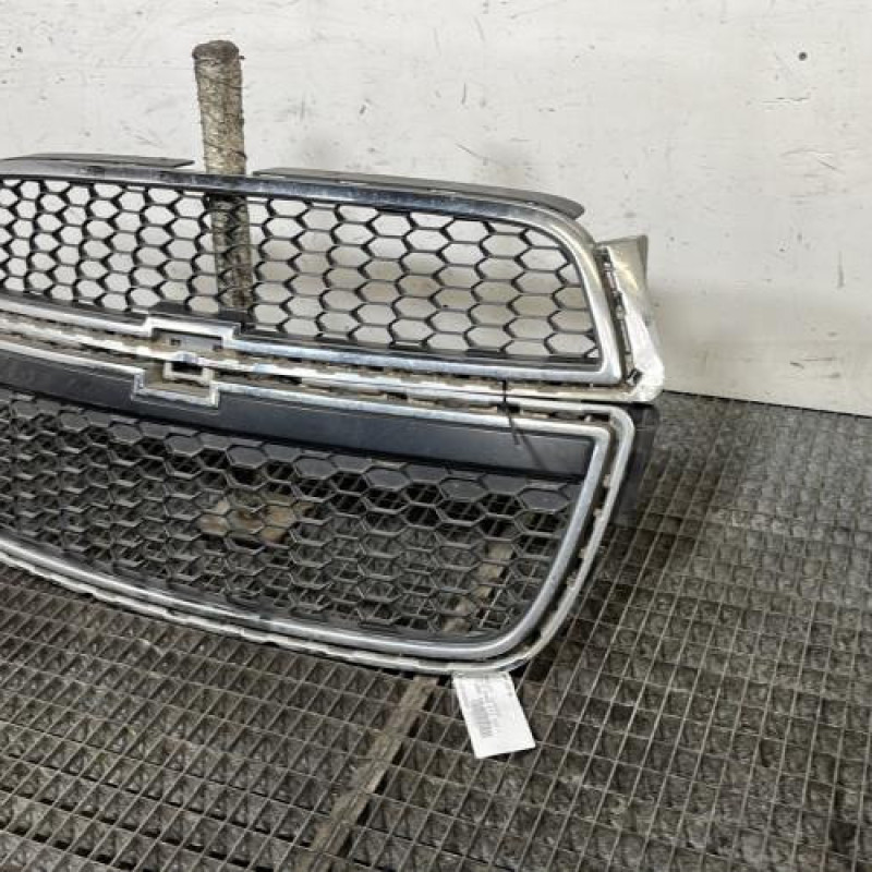 Calandre CHEVROLET CAPTIVA Photo n°3