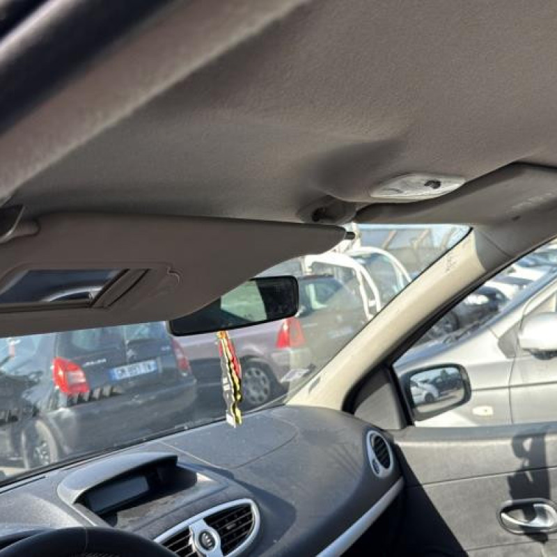 Becquet RENAULT CLIO 3 Photo n°16