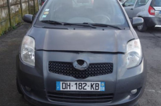 Etrier avant gauche (freinage) TOYOTA YARIS 2