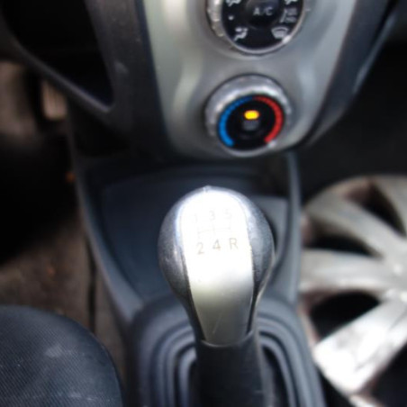 Pivot de moyeu avant gauche TOYOTA YARIS 2 Photo n°1