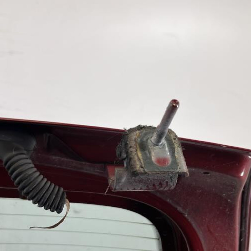 Malle/Hayon arriere VOLKSWAGEN CADDY 3 Photo n°7