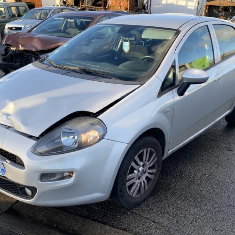 Pare choc arriere FIAT PUNTO 3 Photo n°7