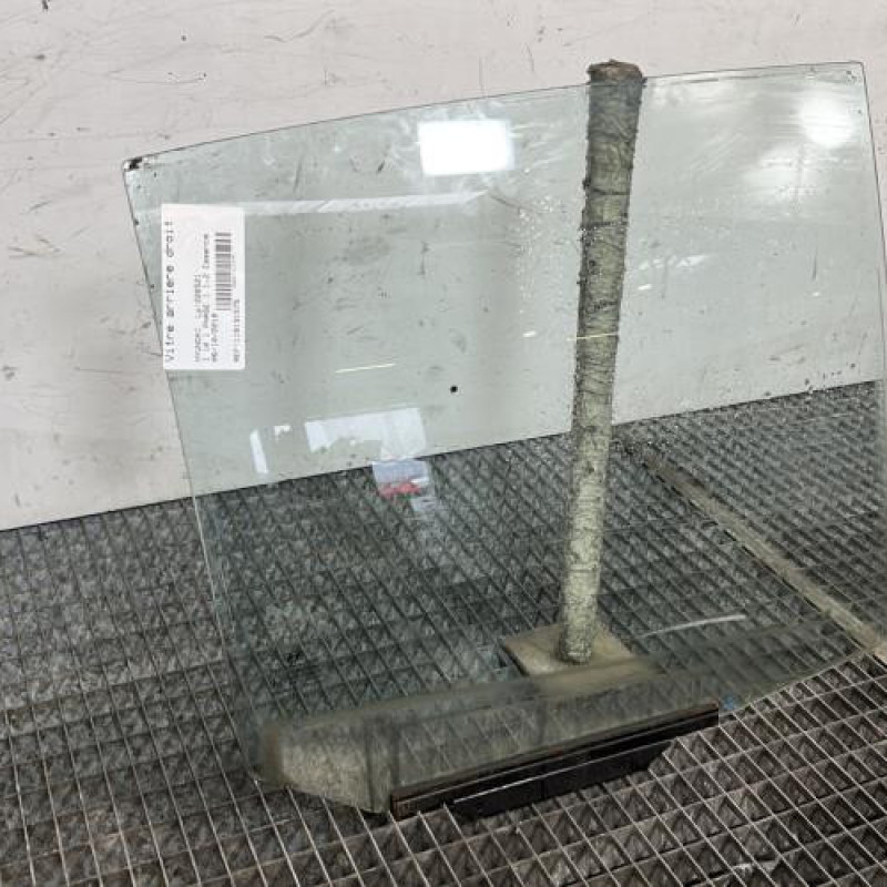 Vitre arriere droit HYUNDAI I 10 1 Photo n°2