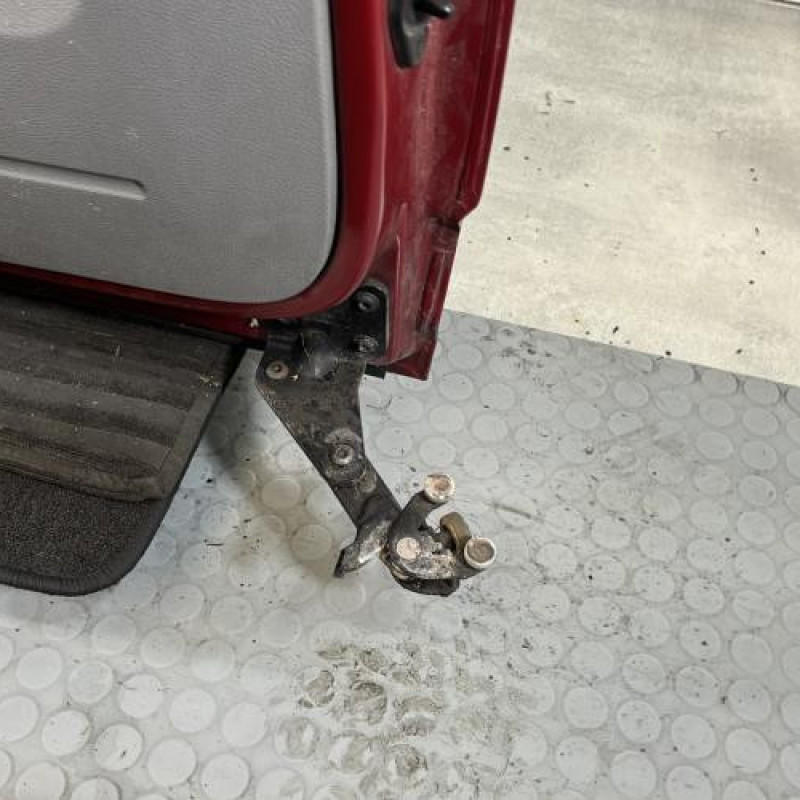 Porte laterale gauche VOLKSWAGEN CADDY 3 Photo n°5