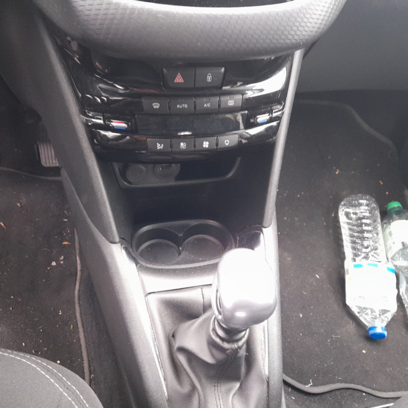 PEUGEOT 208 1 PHASE 2 1.2 PURETECH - 12V TURBO Photo n°8