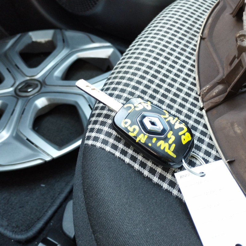 RENAULT TWINGO 3 PHASE 1 1.0i - 12V SCE 65 Photo n°20