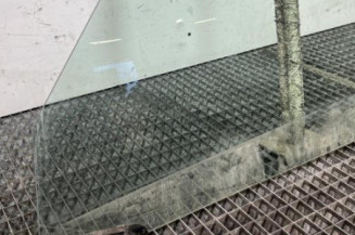 Vitre avant gauche CITROEN C4 GRAND PICASSO 1