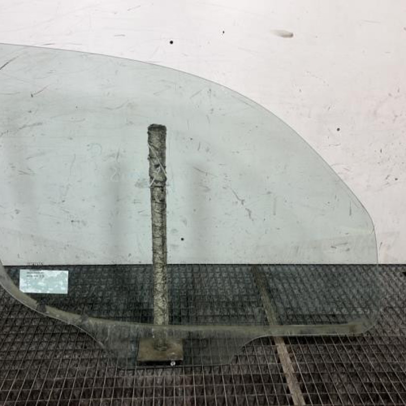 Vitre avant gauche FIAT DOBLO 2 Photo n°4