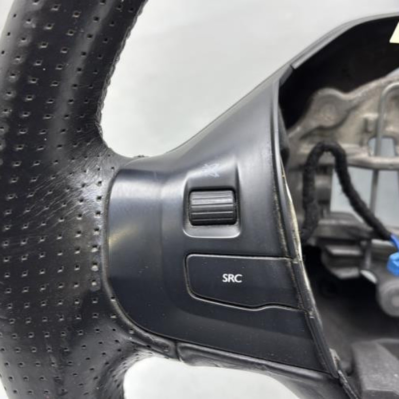 Volant PEUGEOT 208 1 Photo n°4