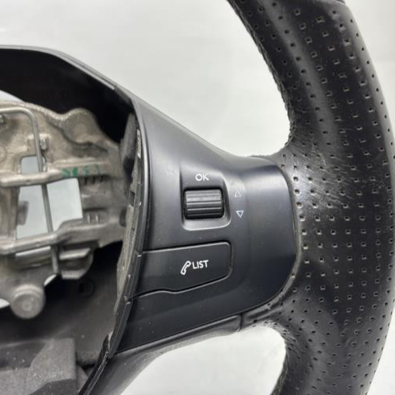 Volant PEUGEOT 208 1 Photo n°5