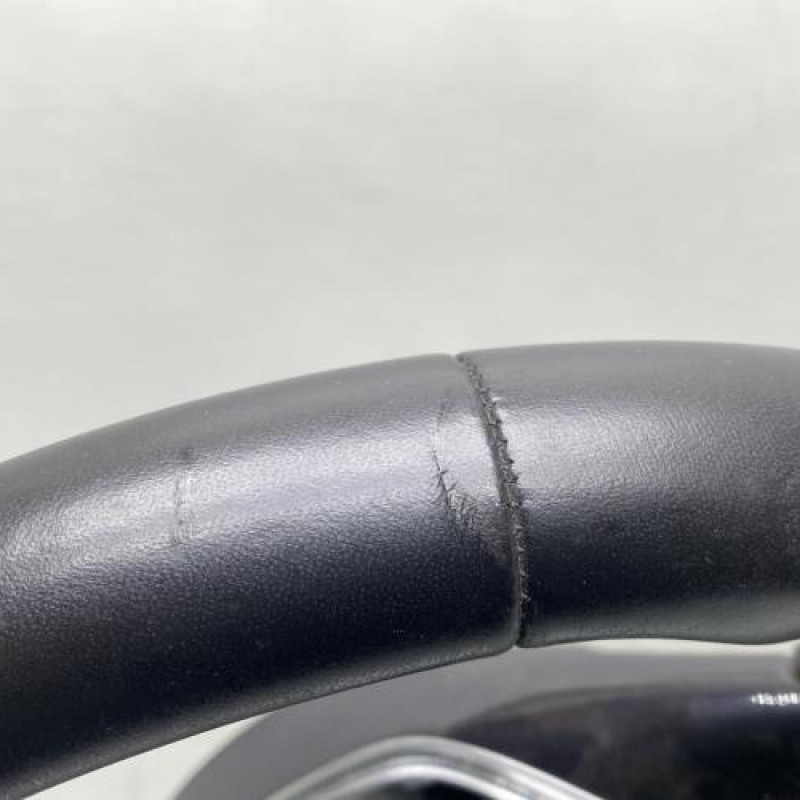 Volant VOLKSWAGEN TOURAN 3 Photo n°8