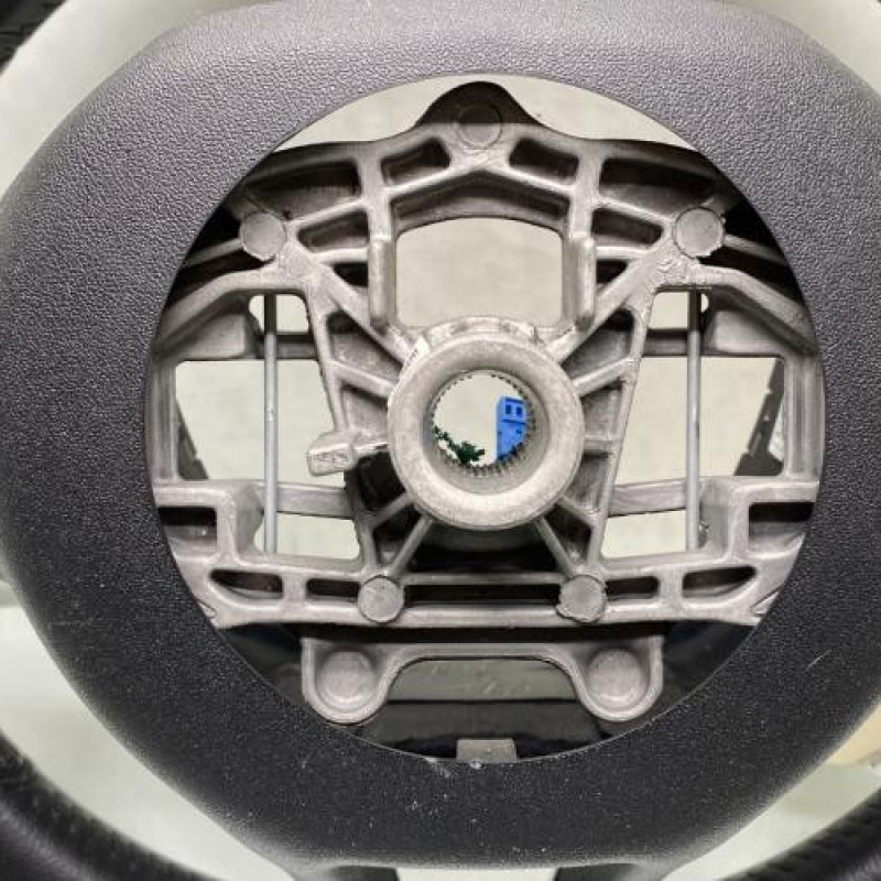 Volant PEUGEOT 2008 1 Photo n°4