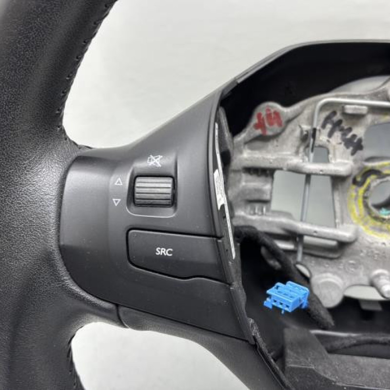 Volant PEUGEOT 208 1 Photo n°4