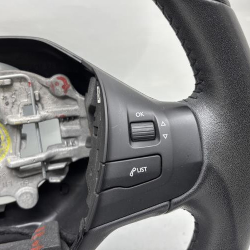 Volant PEUGEOT 208 1 Photo n°5