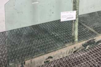 Vitre avant gauche VOLKSWAGEN CADDY 3