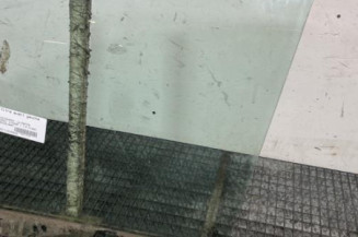 Vitre avant gauche VOLKSWAGEN CADDY 3