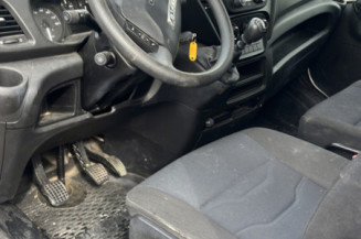 IVECO DAILY 6 PHASE 1 35-S14 2.3D - 16V TURBO
