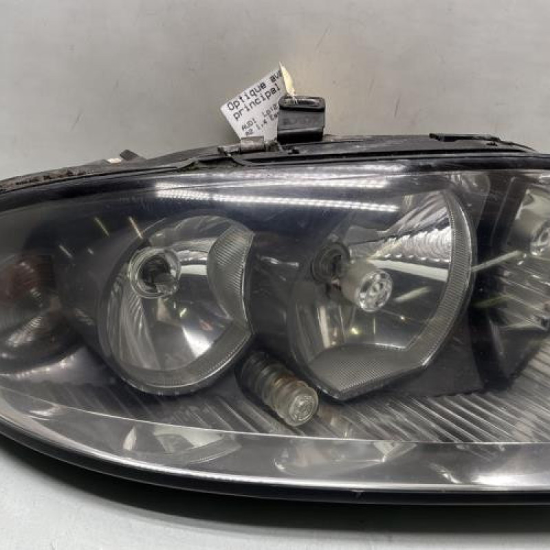 Optique avant principal droit (feux)(phare) AUDI A2 Photo n°1