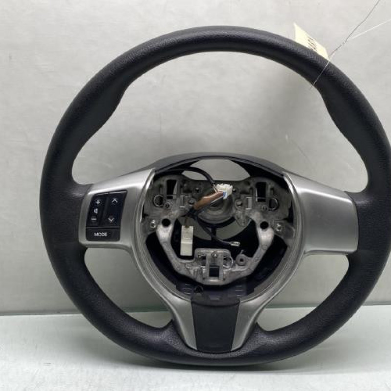 Volant TOYOTA YARIS 3 Photo n°1