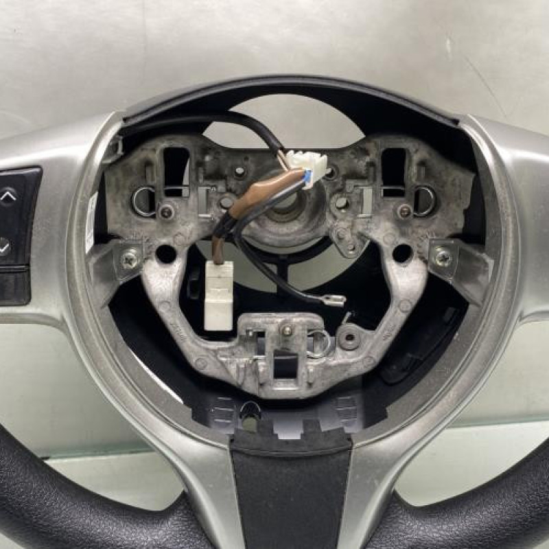 Volant TOYOTA YARIS 3 Photo n°2
