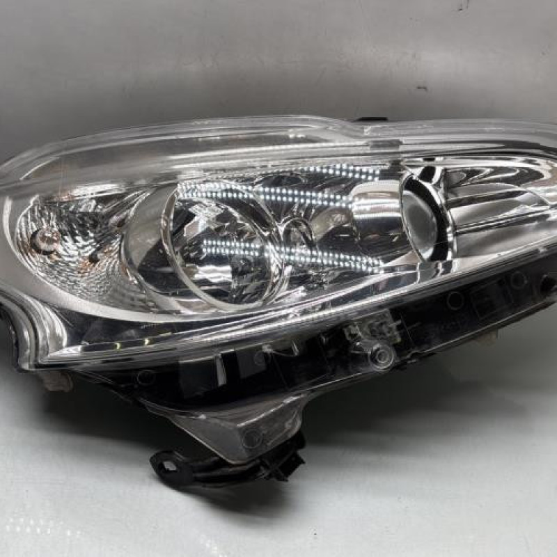 Optique avant principal droit (feux)(phare) PEUGEOT 208 1 Photo n°1