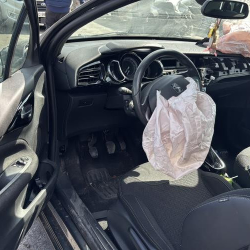 Aile avant droit CITROEN DS3 Photo n°11