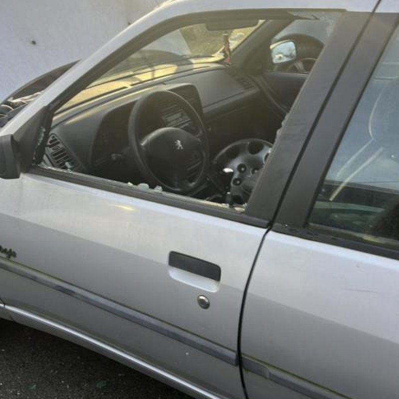 Feu arriere principal droit (feux) PEUGEOT 306 Photo n°18