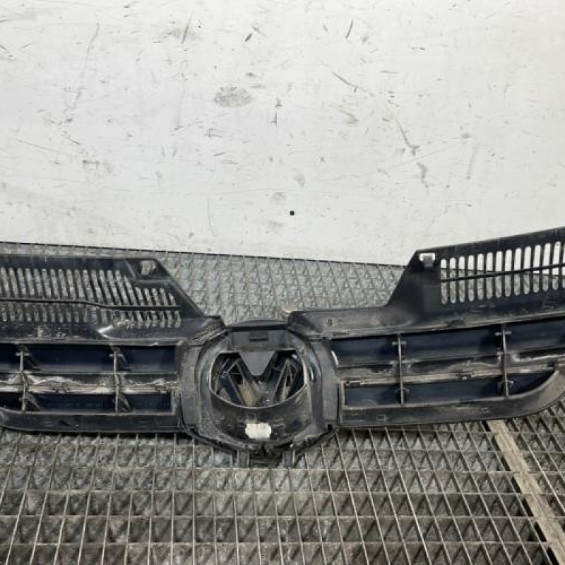 Calandre VOLKSWAGEN GOLF 5 Photo n°4
