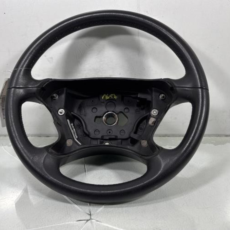 Volant MERCEDES CLASSE CLK 209 Photo n°1