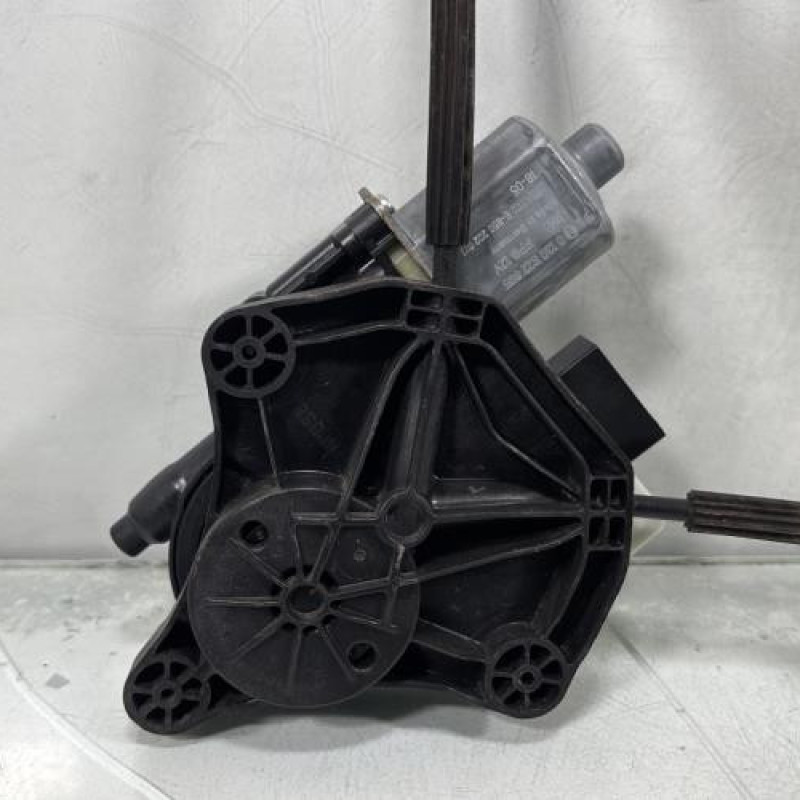 Leve vitre electrique arriere gauche VOLKSWAGEN GOLF 7 Photo n°3