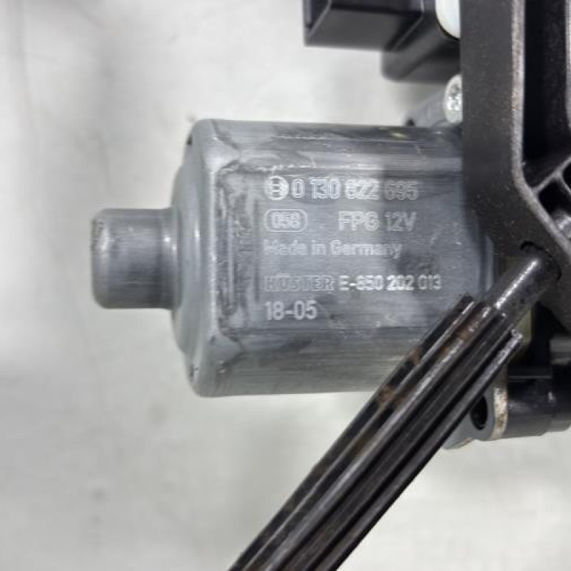 Leve vitre electrique arriere gauche VOLKSWAGEN GOLF 7 Photo n°5