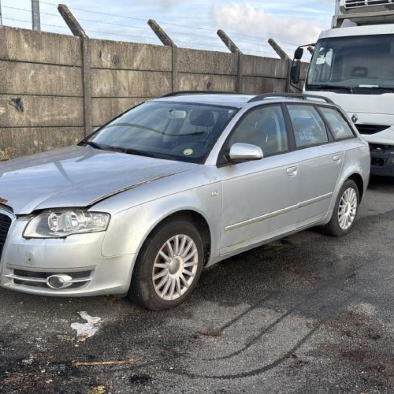 Etrier arriere droit (freinage) AUDI A4 2 Photo n°1