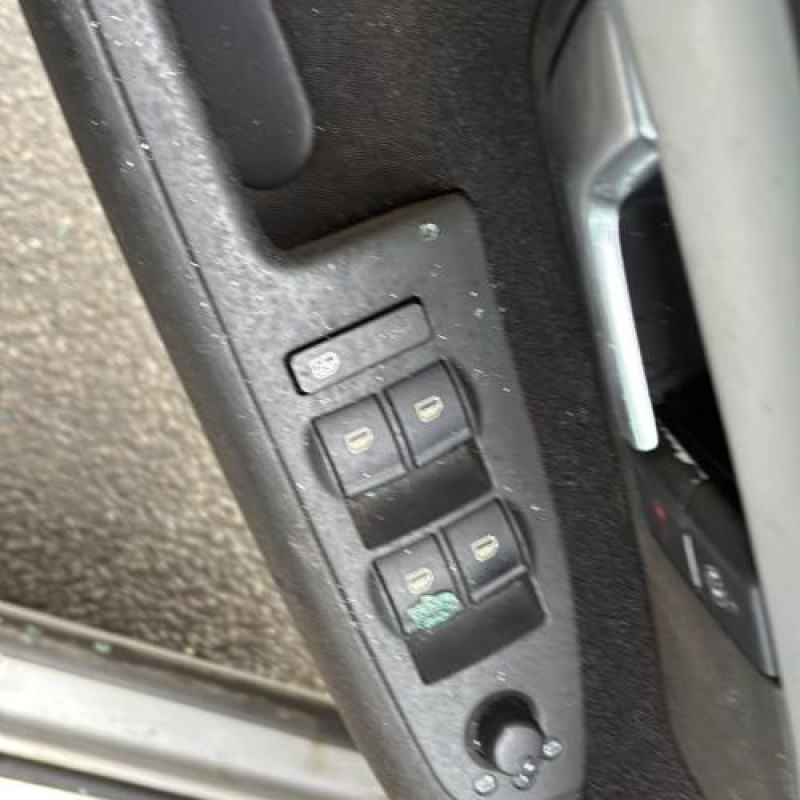 Etrier arriere gauche (freinage) AUDI A4 2 Photo n°10