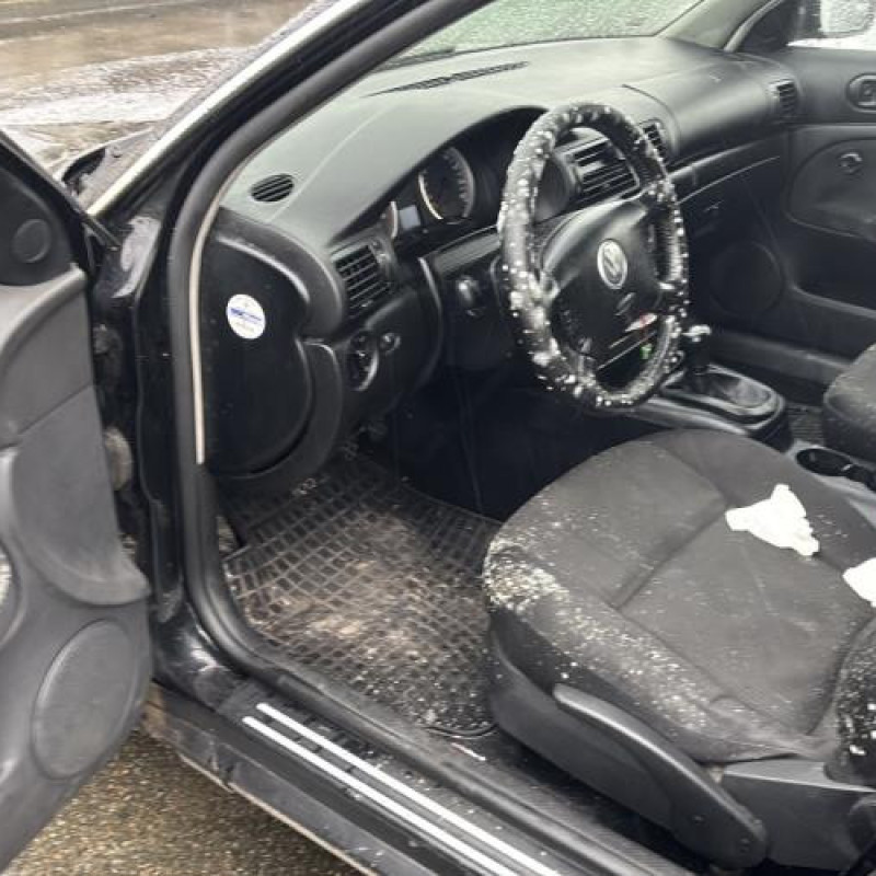 Etrier arriere droit (freinage) VOLKSWAGEN PASSAT 4 Photo n°9