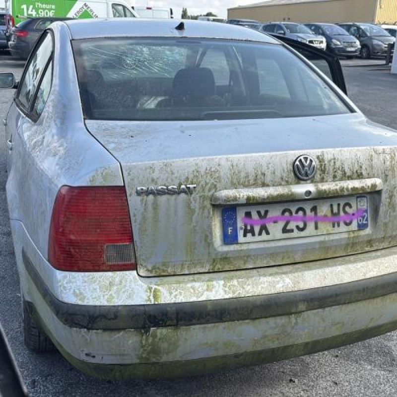 Feu arriere principal droit (feux) VOLKSWAGEN PASSAT 4 Photo n°5