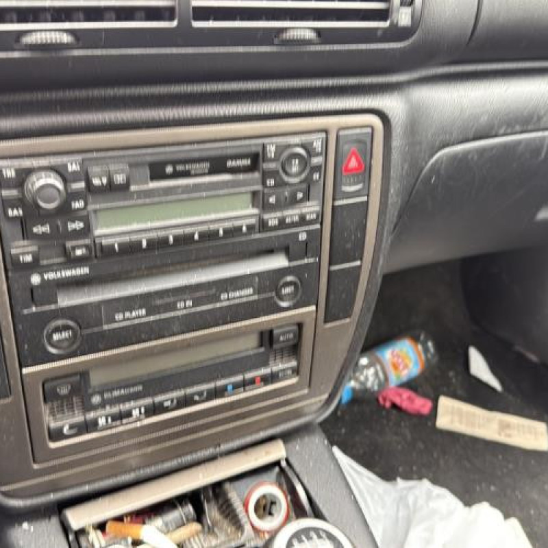 Leve vitre electrique arriere droit VOLKSWAGEN PASSAT 4 Photo n°10