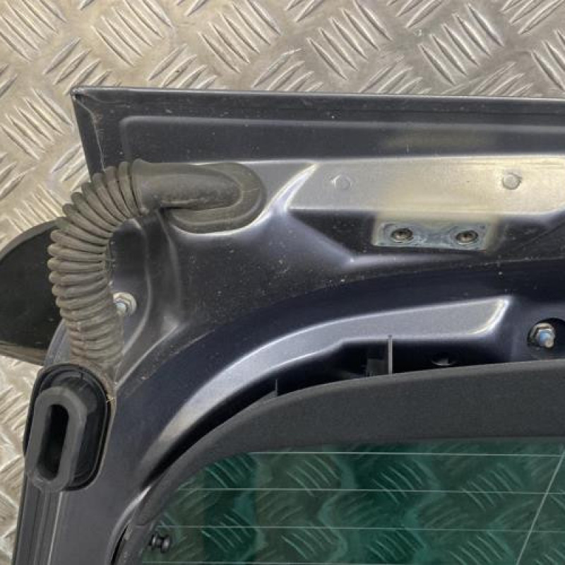 Malle/Hayon arriere VOLKSWAGEN POLO 4 Photo n°3