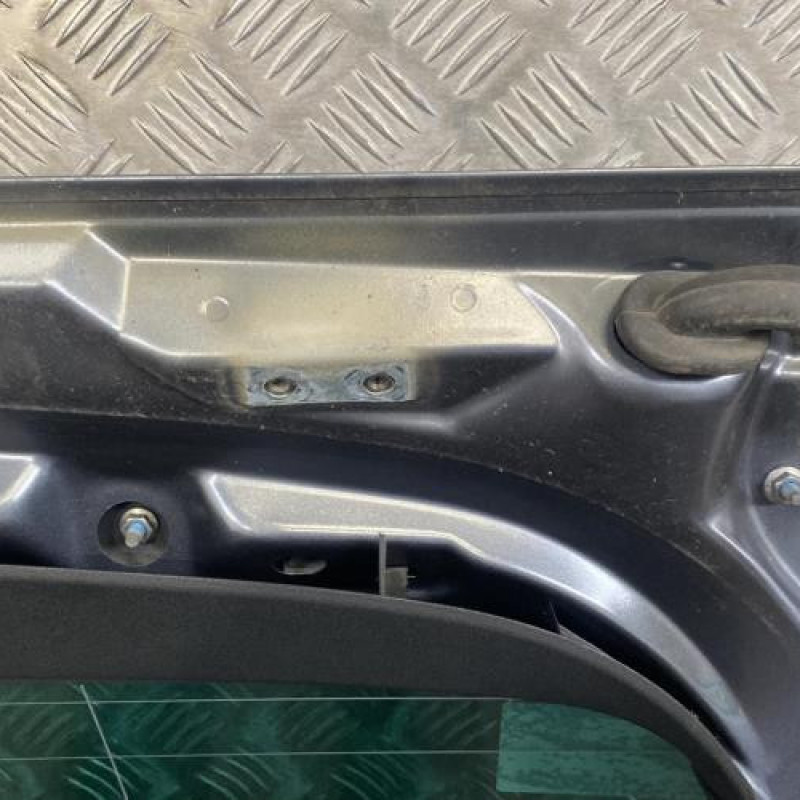 Malle/Hayon arriere VOLKSWAGEN POLO 4 Photo n°4