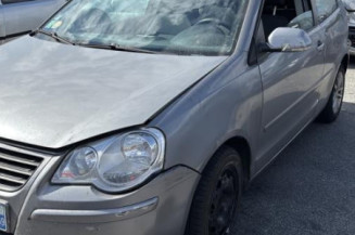 Leve vitre electrique avant droit VOLKSWAGEN POLO 4 Photo n°1