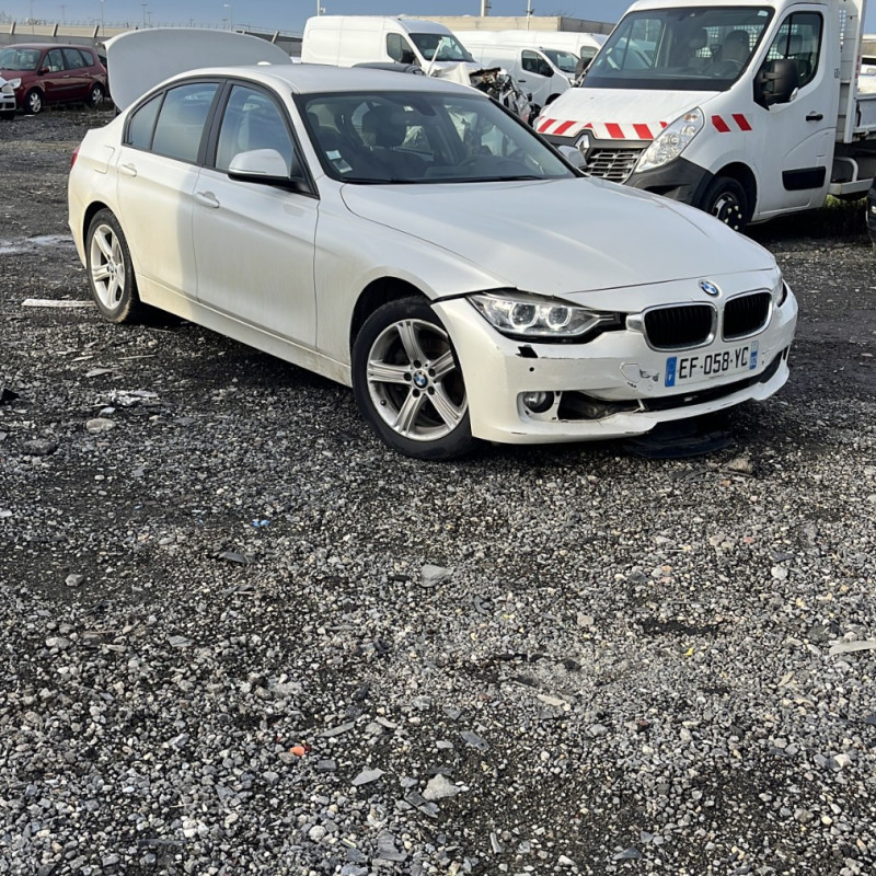 BMW SERIE 3 F30 PHASE 1 318d 2.0D - 16V TURBO Photo n°2
